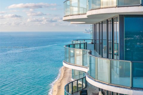 Condominio en venta en Sunny Isles Beach, Florida, 4 dormitorios, 463.77 m2 № 2032900 - foto 5