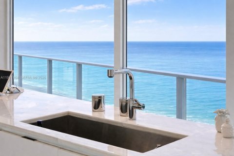 Condominio en venta en Sunny Isles Beach, Florida, 4 dormitorios, 463.77 m2 № 2032900 - foto 22