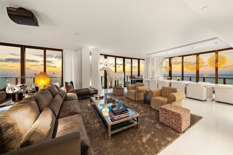 Condominio en venta en Sunny Isles Beach, Florida, 4 dormitorios, 463.77 m2 № 2032900 - foto 7
