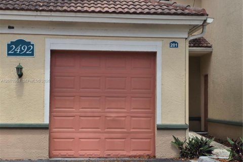 Condo in Miramar, Florida, 2 bedrooms  № 2069141 - photo 2