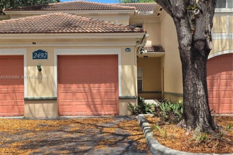 Condo in Miramar, Florida, 2 bedrooms  № 2069141