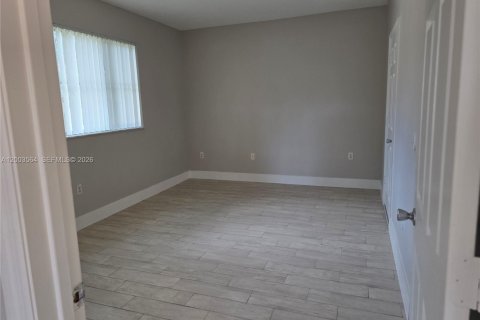Condo in Miramar, Florida, 2 bedrooms  № 2069141 - photo 15