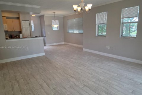 Condo in Miramar, Florida, 2 bedrooms  № 2069141 - photo 8