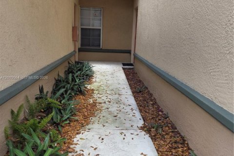 Condo in Miramar, Florida, 2 bedrooms  № 2069141 - photo 4