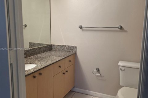 Condo in Miramar, Florida, 2 bedrooms  № 2069141 - photo 16