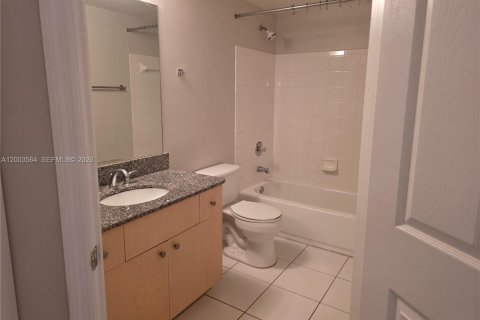 Condo in Miramar, Florida, 2 bedrooms  № 2069141 - photo 13