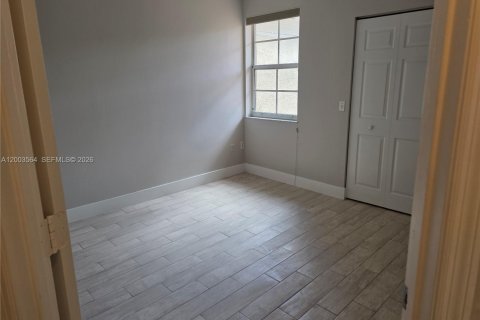 Condo in Miramar, Florida, 2 bedrooms  № 2069141 - photo 12