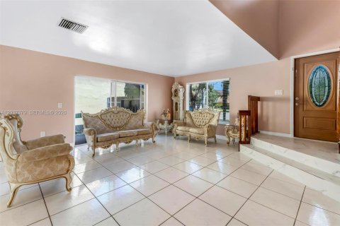Villa ou maison à vendre à Pembroke Pines, Floride: 4 chambres, 196.4 m2 № 2182623 - photo 6