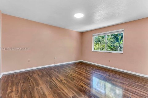 Villa ou maison à vendre à Pembroke Pines, Floride: 4 chambres, 196.4 m2 № 2182623 - photo 17