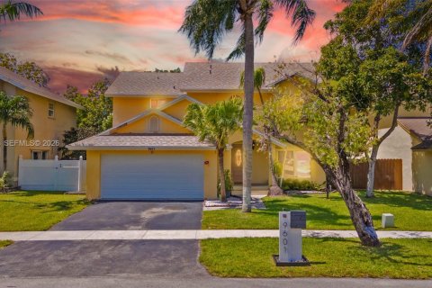 Villa ou maison à Pembroke Pines, Floride 4 chambres, 196.4 m2 № 2182623