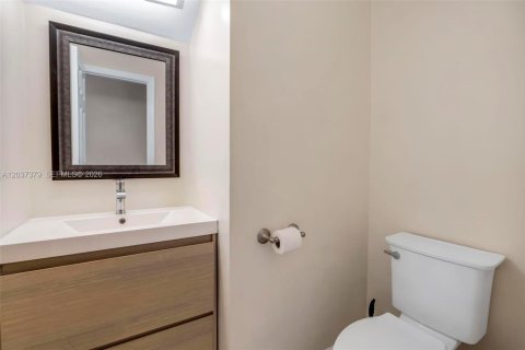 Villa ou maison à vendre à Pembroke Pines, Floride: 4 chambres, 196.4 m2 № 2182623 - photo 11