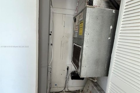 Купить виллу или дом в Майами-Гарденс, Флорида 3 спальни, 94.2м2, № 1958216 - фото 7