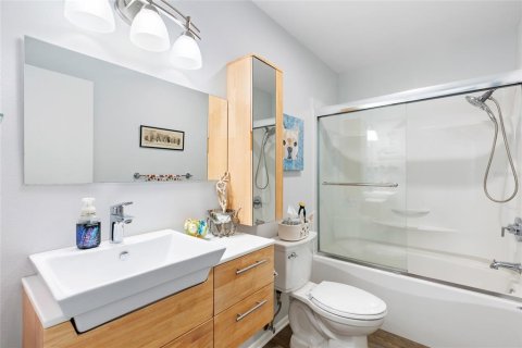 Condo in Clearwater, Florida, 2 bedrooms  № 2216139 - photo 21