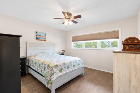 Condo in Clearwater, Florida, 2 bedrooms  № 2216139 - photo 18