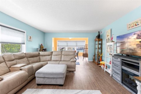Condo in Clearwater, Florida, 2 bedrooms  № 2216139 - photo 7