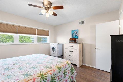 Condo in Clearwater, Florida, 2 bedrooms  № 2216139 - photo 20
