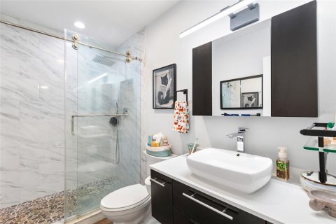 Condo in Clearwater, Florida, 2 bedrooms  № 2216139 - photo 22