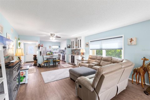 Condo in Clearwater, Florida, 2 bedrooms  № 2216139 - photo 11
