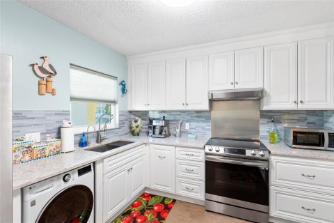 Condo in Clearwater, Florida, 2 bedrooms  № 2216139 - photo 3