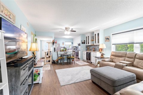 Condo in Clearwater, Florida, 2 bedrooms  № 2216139 - photo 12