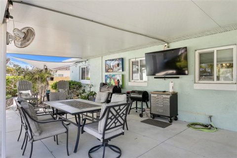 House in Saint Petersburg, Florida 3 bedrooms, 136.19 sq.m. № 1734777 - photo 22