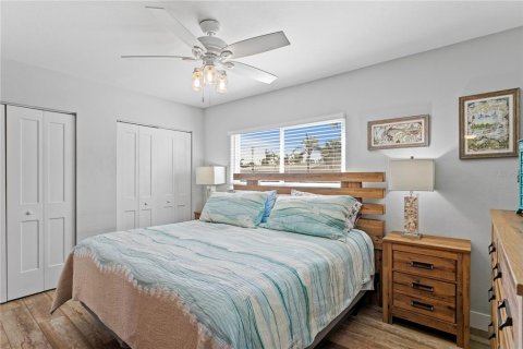 House in Saint Petersburg, Florida 3 bedrooms, 136.19 sq.m. № 1734777 - photo 14