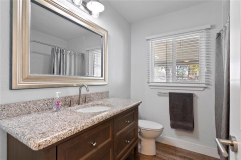 House in Saint Petersburg, Florida 3 bedrooms, 136.19 sq.m. № 1734777 - photo 19