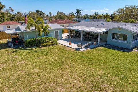 House in Saint Petersburg, Florida 3 bedrooms, 136.19 sq.m. № 1734777 - photo 30