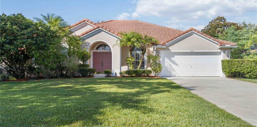 House in Windermere, Florida 4 bedrooms, 243.59 sq.m. № 1883522