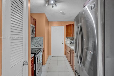 House in Homestead, Florida 4 bedrooms, 132.85 sq.m. № 1944199 - photo 10