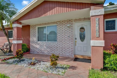 House in Homestead, Florida 4 bedrooms, 132.85 sq.m. № 1944199 - photo 4