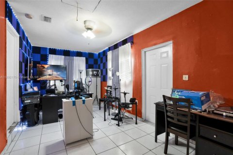 House in Homestead, Florida 4 bedrooms, 132.85 sq.m. № 1944199 - photo 19