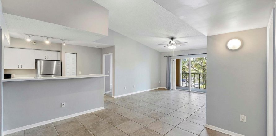 Condo à Hypoluxo, Floride, 2 chambres № 2241622