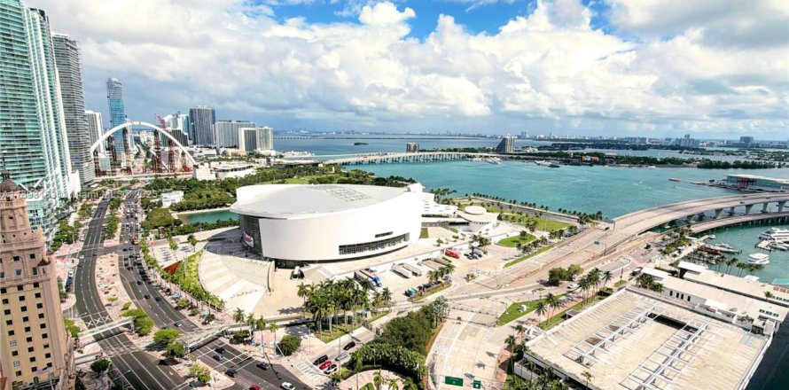 Condo in Miami, Florida, 1 bedroom  № 2035576