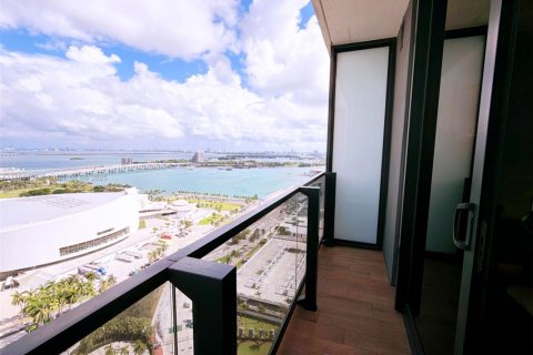 Condo in Miami, Florida, 1 bedroom  № 2035576 - photo 17