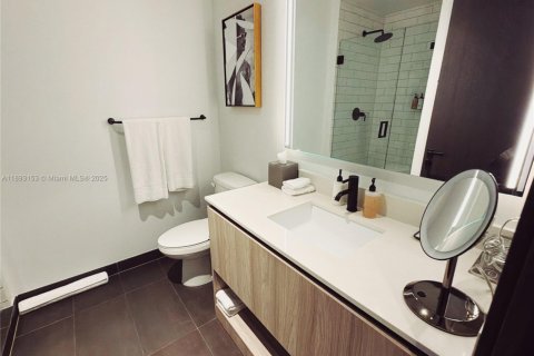 Condo in Miami, Florida, 1 bedroom  № 2035576 - photo 4