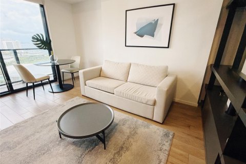 Condo in Miami, Florida, 1 bedroom  № 2035576 - photo 11