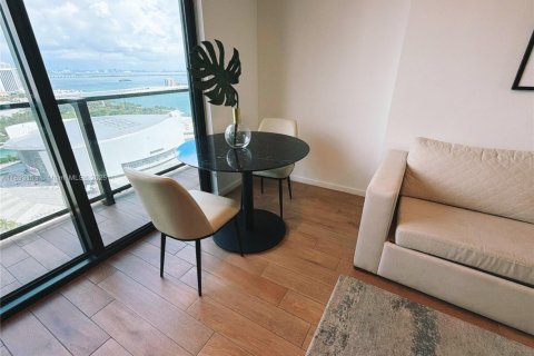 Condo in Miami, Florida, 1 bedroom  № 2035576 - photo 12
