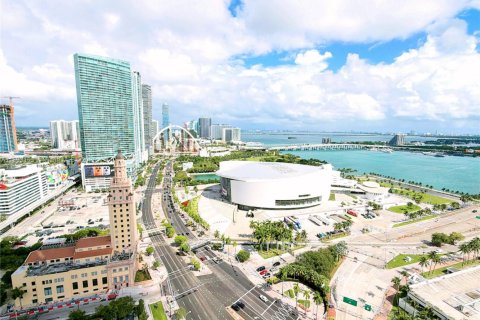 Condo in Miami, Florida, 1 bedroom  № 2035576 - photo 18