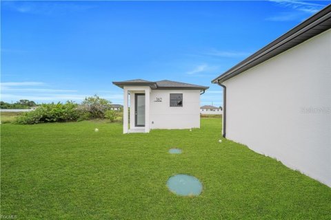 Villa ou maison à vendre à Lehigh Acres, Floride: 4 chambres, 212 m2 № 2413889 - photo 3