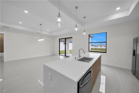 Villa ou maison à vendre à Lehigh Acres, Floride: 4 chambres, 212 m2 № 2413889 - photo 12