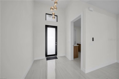 Villa ou maison à vendre à Lehigh Acres, Floride: 4 chambres, 212 m2 № 2413889 - photo 6