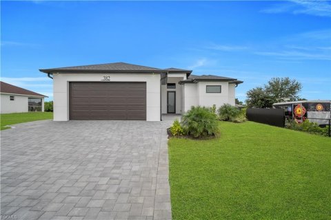 Villa ou maison à Lehigh Acres, Floride 4 chambres, 212 m2 № 2413889