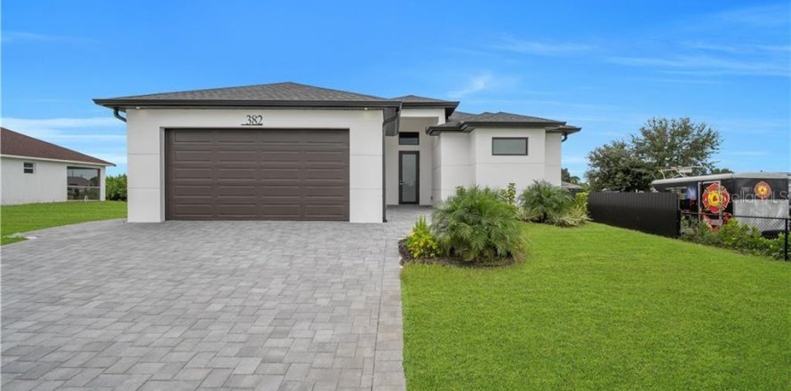 Villa ou maison à Lehigh Acres, Floride 4 chambres, 212 m2 № 2413889