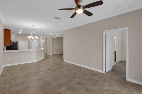 House in Winter Haven, Florida 2 bedrooms, 128.67 sq.m. № 1831959 - photo 19