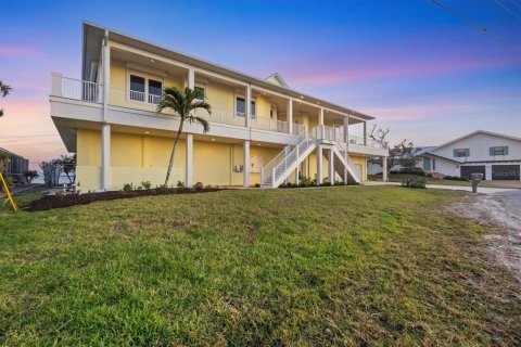 House in Englewood, Florida 4 bedrooms, 390.93 sq.m. № 1613757 - photo 4