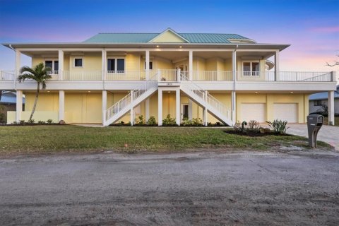 House in Englewood, Florida 4 bedrooms, 390.93 sq.m. № 1613757 - photo 3