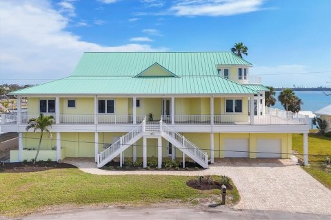 House in Englewood, Florida 4 bedrooms, 390.93 sq.m. № 1613757 - photo 21