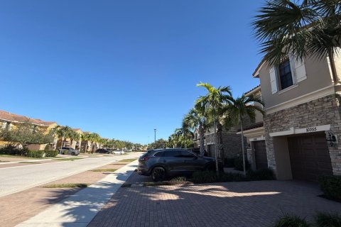 Townhouse in Wellington, Florida 3 bedrooms, 184.23 sq.m. № 2177112 - photo 3