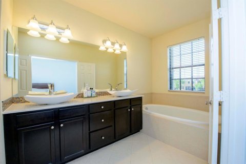 Townhouse in Wellington, Florida 3 bedrooms, 184.23 sq.m. № 2177112 - photo 29